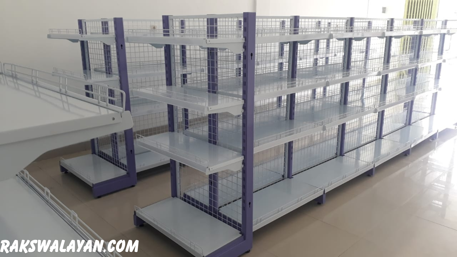 Rak Swalayan: Solusi Tepat untuk Menata Barang di Supermarket