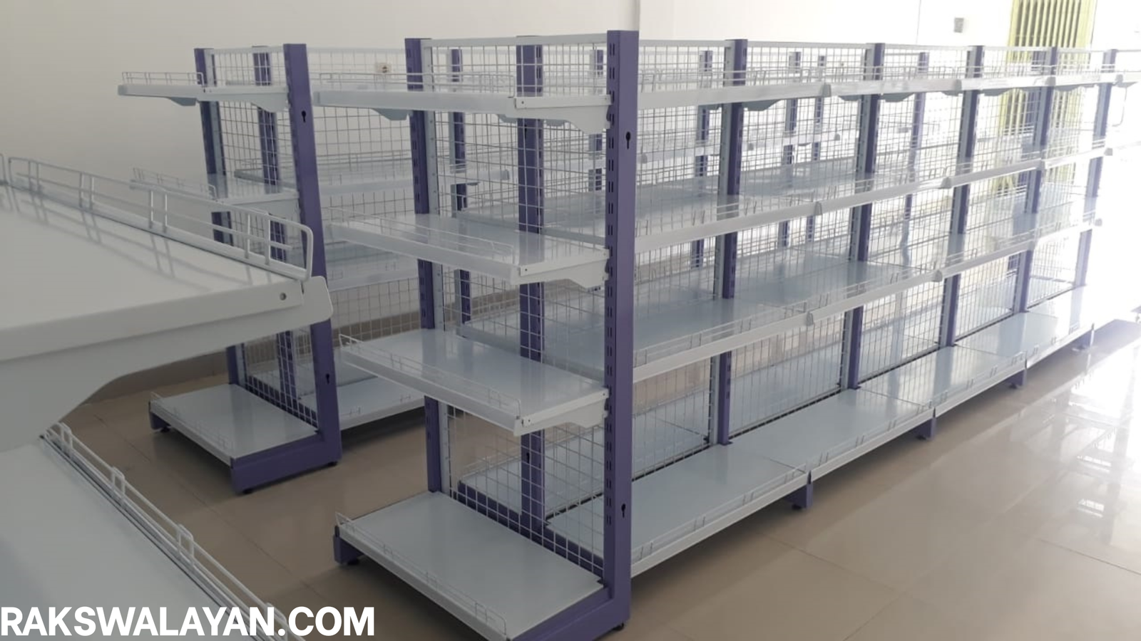 Panduan Memilih Pabrik Rak Gondola yang Tepat untuk Bisnis Anda